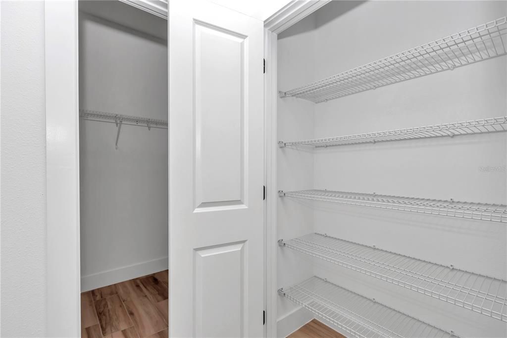 合同活跃: $320,000 (3 贝兹, 2 浴室, 1543 平方英尺)