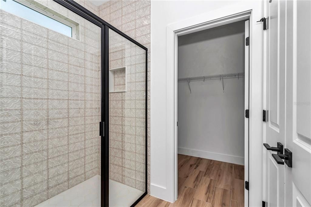 合同活跃: $320,000 (3 贝兹, 2 浴室, 1543 平方英尺)