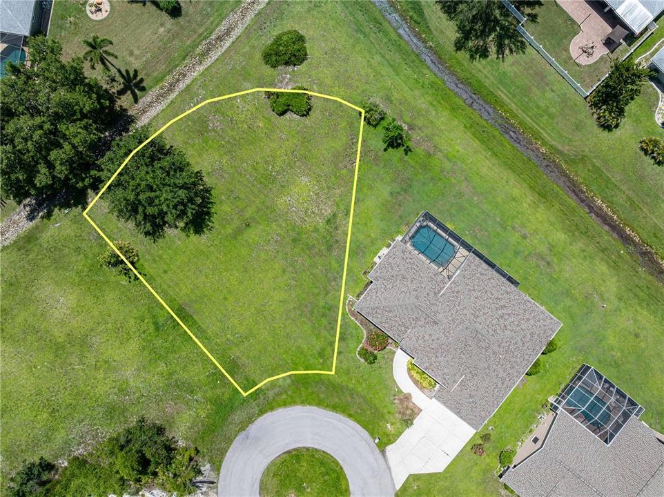 Activo con contrato: $55,000 (0.33 acres)