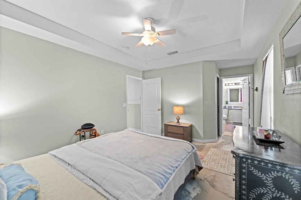 Active With Contract: $299,900 (4 beds, 2 baths, 1754 Square Feet)