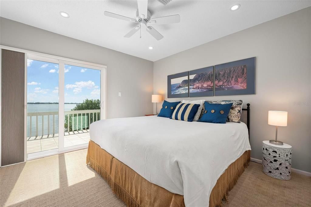 For Sale: $585,000 (3 beds, 2 baths, 1408 Square Feet)