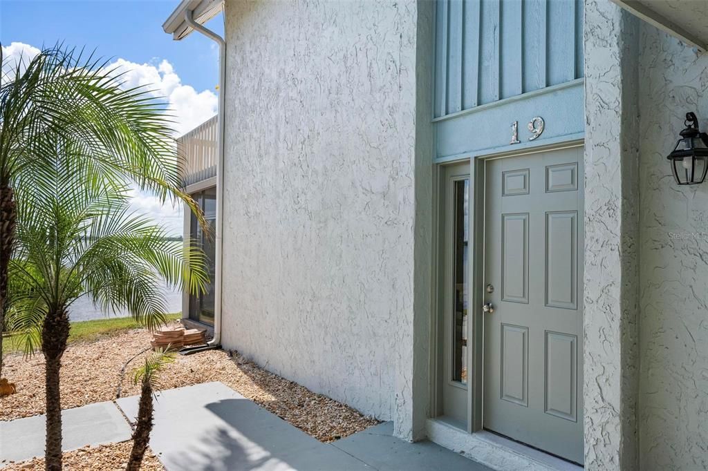 For Sale: $585,000 (3 beds, 2 baths, 1408 Square Feet)