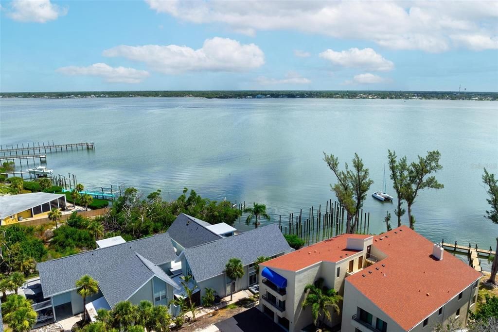 For Sale: $585,000 (3 beds, 2 baths, 1408 Square Feet)