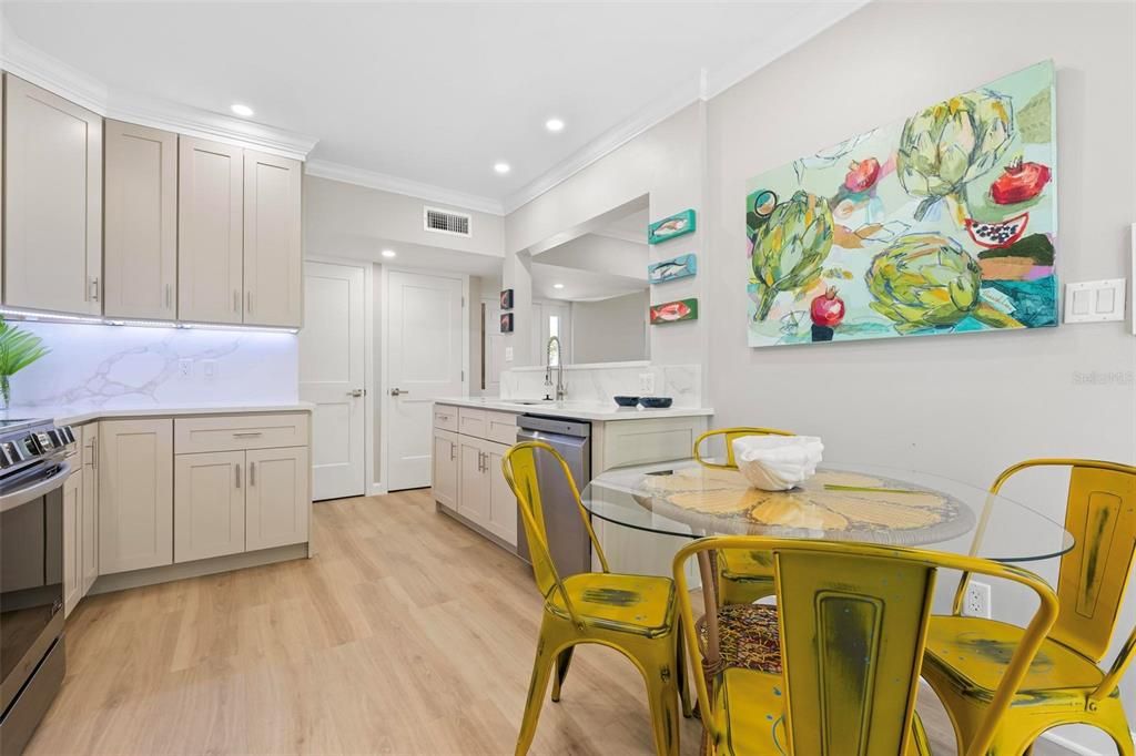 For Sale: $585,000 (3 beds, 2 baths, 1408 Square Feet)