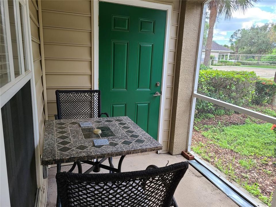 Active With Contract: $1,800 (1 beds, 1 baths, 732 Square Feet)