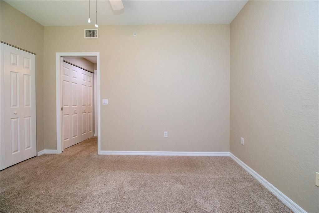 Active With Contract: $259,900 (2 beds, 2 baths, 1352 Square Feet)