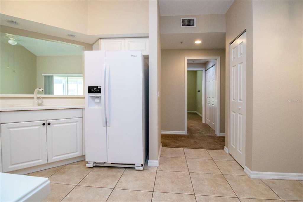 Active With Contract: $259,900 (2 beds, 2 baths, 1352 Square Feet)