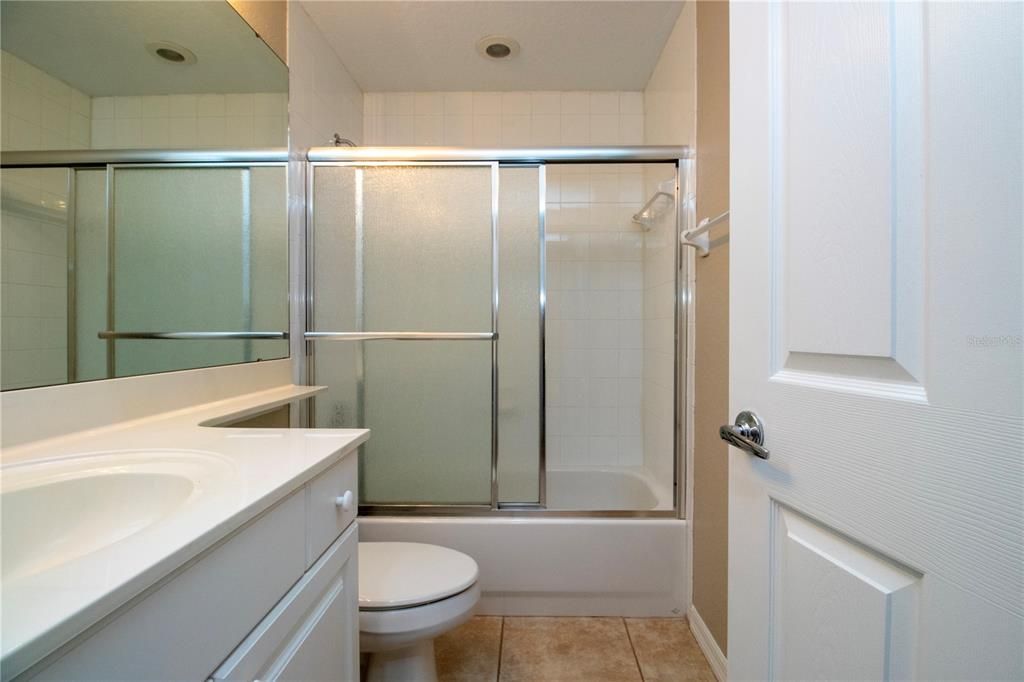 Active With Contract: $259,900 (2 beds, 2 baths, 1352 Square Feet)