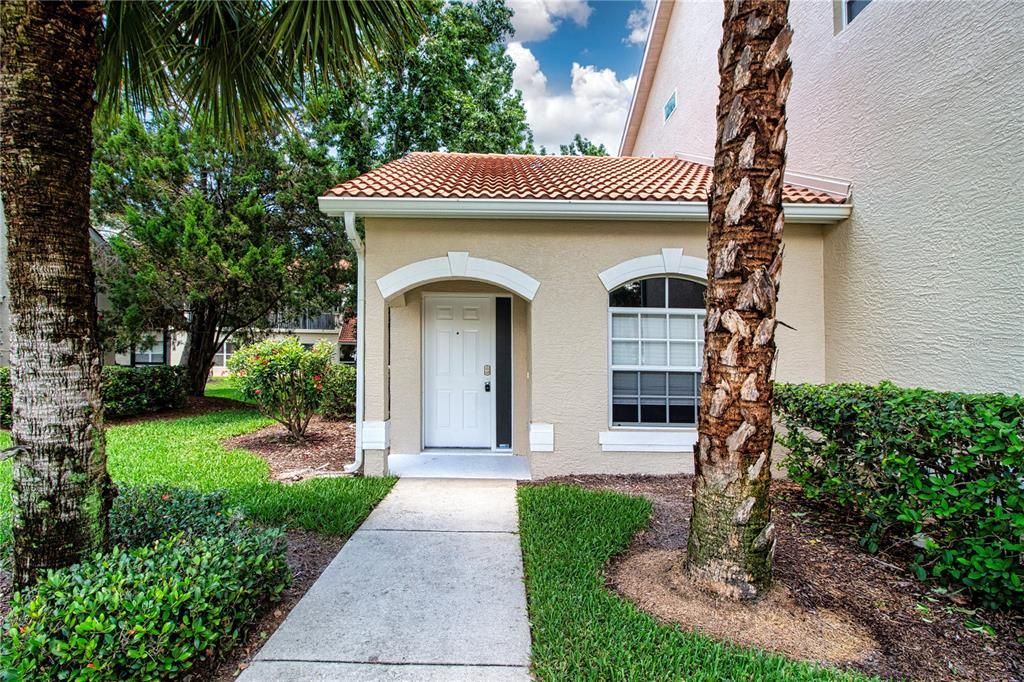 Active With Contract: $259,900 (2 beds, 2 baths, 1352 Square Feet)