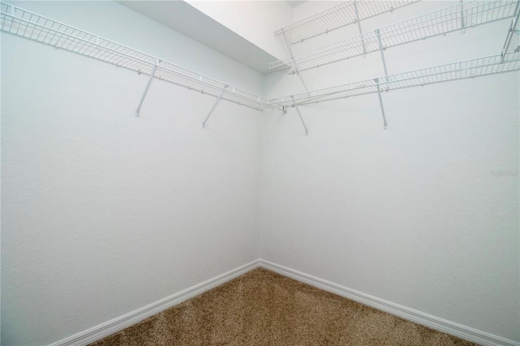 Active With Contract: $259,900 (2 beds, 2 baths, 1352 Square Feet)