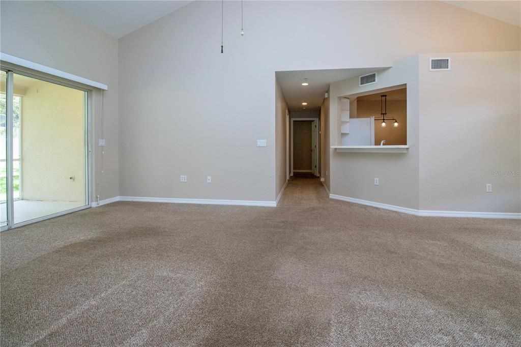 Active With Contract: $259,900 (2 beds, 2 baths, 1352 Square Feet)