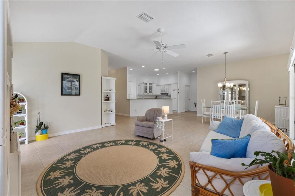 待售: $639,900 (3 贝兹, 2 浴室, 1927 平方英尺)