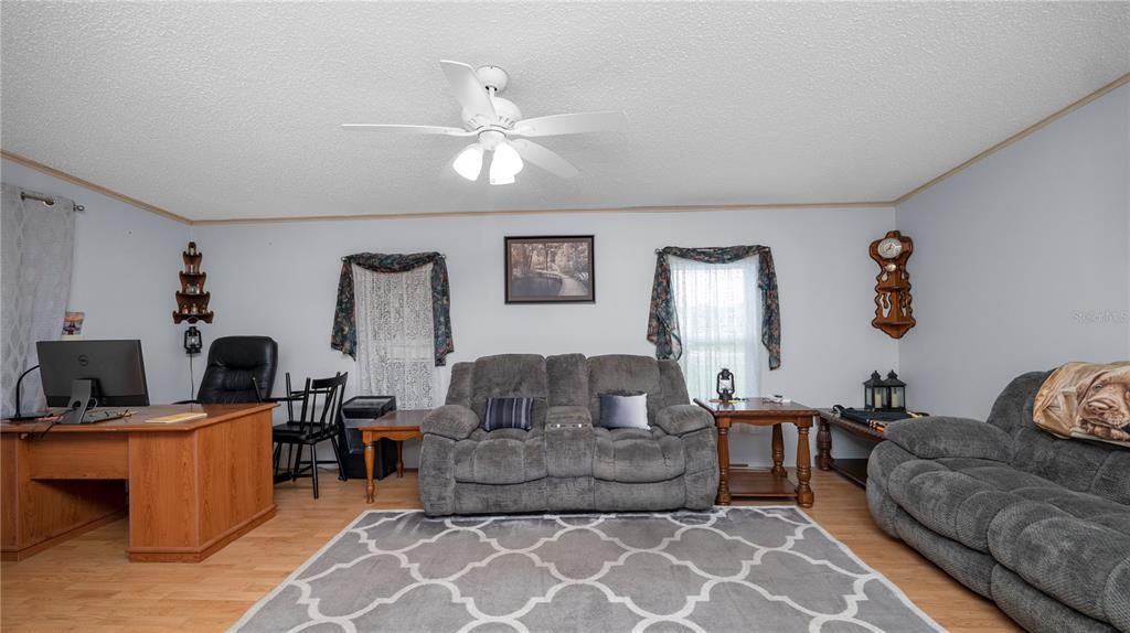 На продажу: $195,000 (2 спален, 2 ванн, 1404 Квадратных фут)