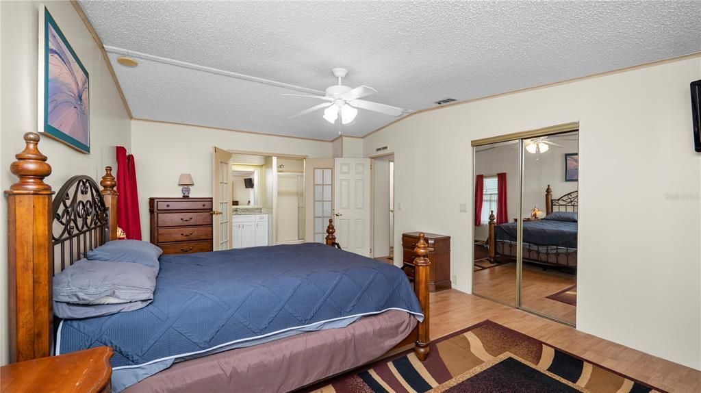 На продажу: $195,000 (2 спален, 2 ванн, 1404 Квадратных фут)