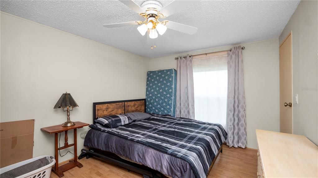 На продажу: $195,000 (2 спален, 2 ванн, 1404 Квадратных фут)