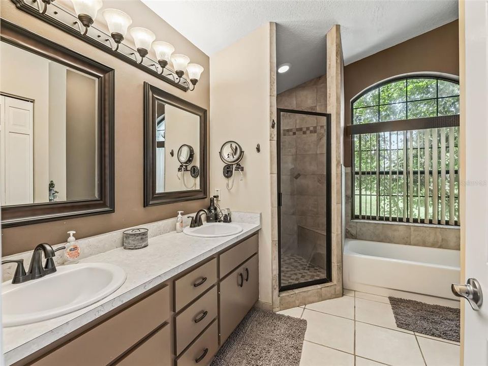 En Venta: $700,000 (3 camas, 2 baños, 1735 Pies cuadrados)