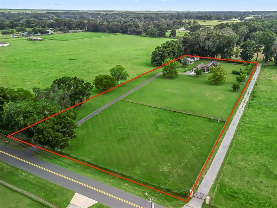 En Venta: $700,000 (3 camas, 2 baños, 1735 Pies cuadrados)