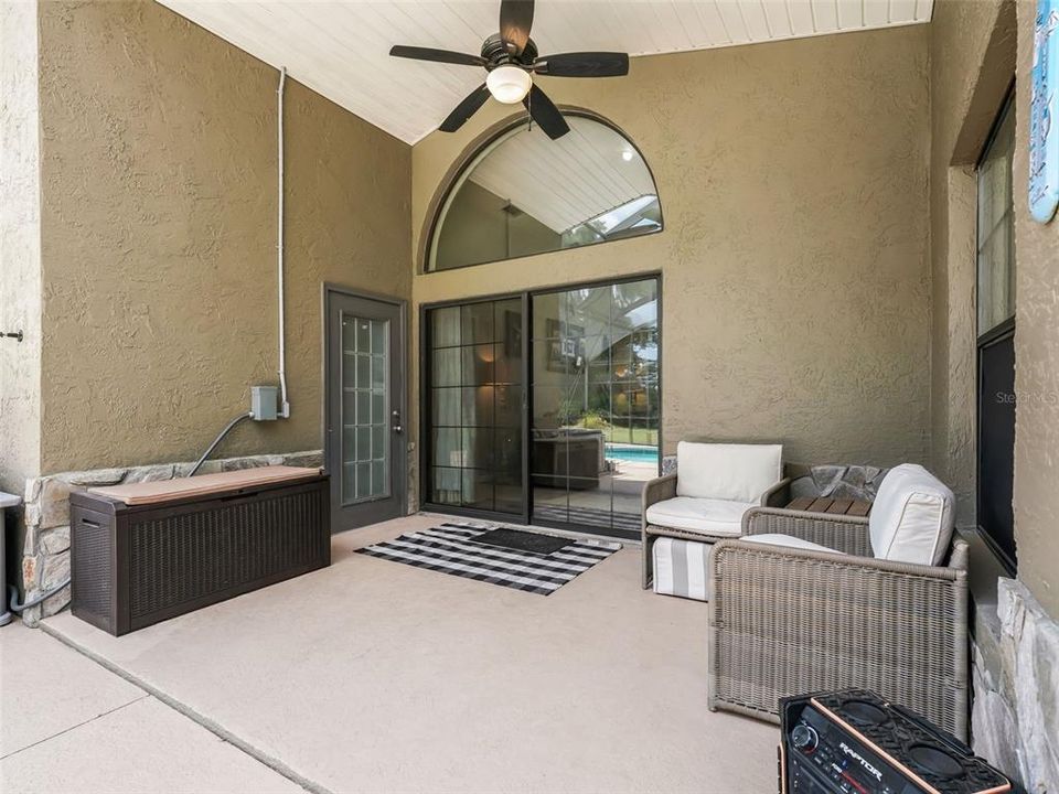 En Venta: $700,000 (3 camas, 2 baños, 1735 Pies cuadrados)