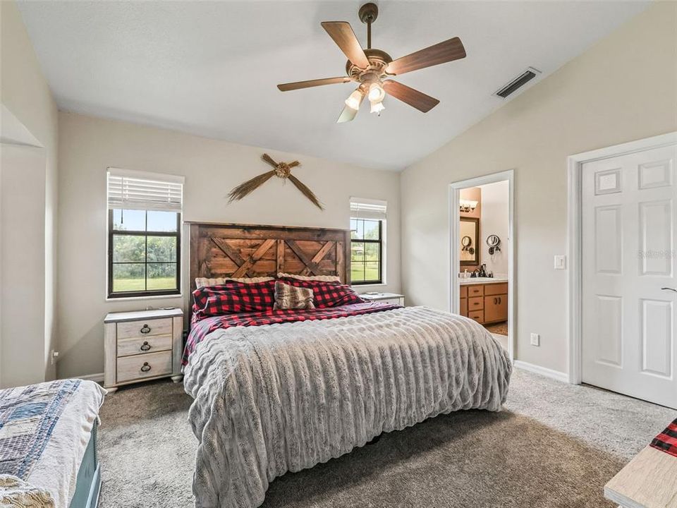 En Venta: $700,000 (3 camas, 2 baños, 1735 Pies cuadrados)