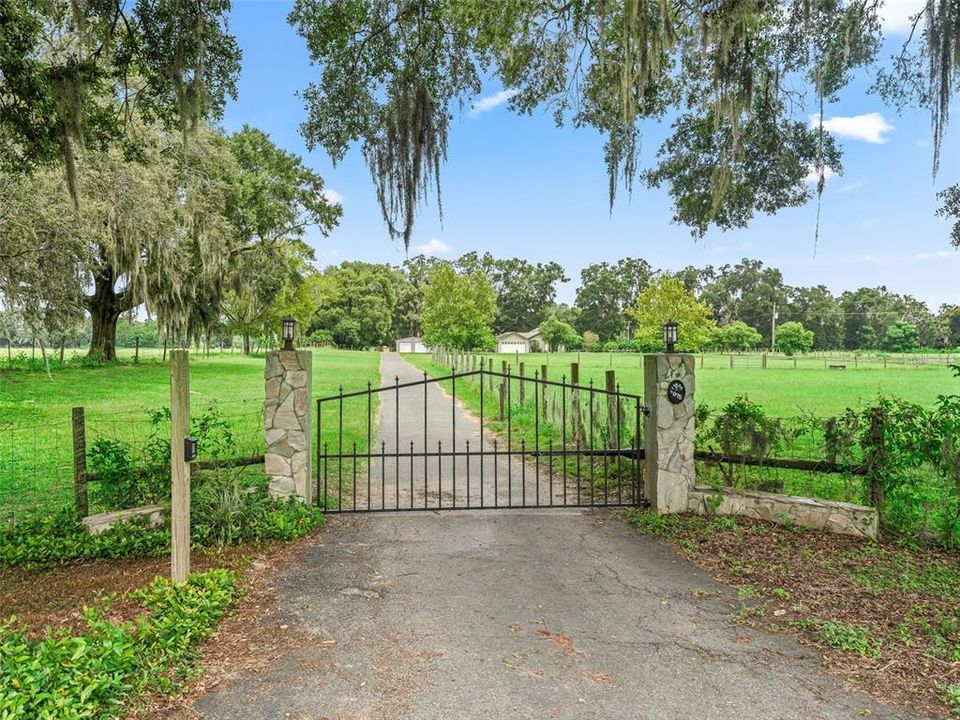 En Venta: $700,000 (3 camas, 2 baños, 1735 Pies cuadrados)