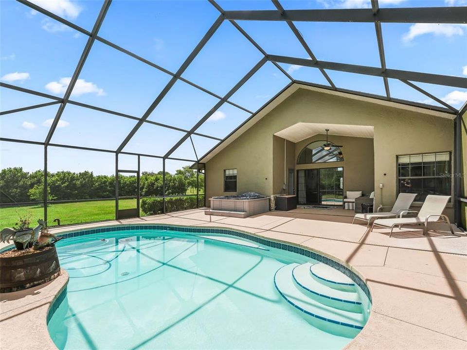 En Venta: $700,000 (3 camas, 2 baños, 1735 Pies cuadrados)