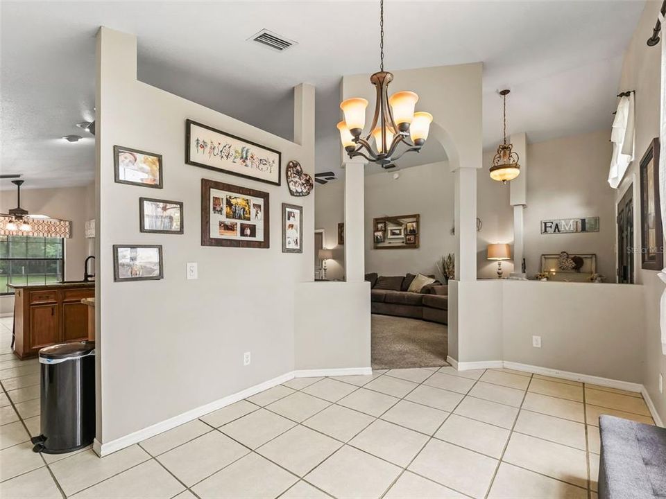 En Venta: $700,000 (3 camas, 2 baños, 1735 Pies cuadrados)