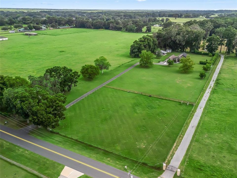 En Venta: $700,000 (3 camas, 2 baños, 1735 Pies cuadrados)