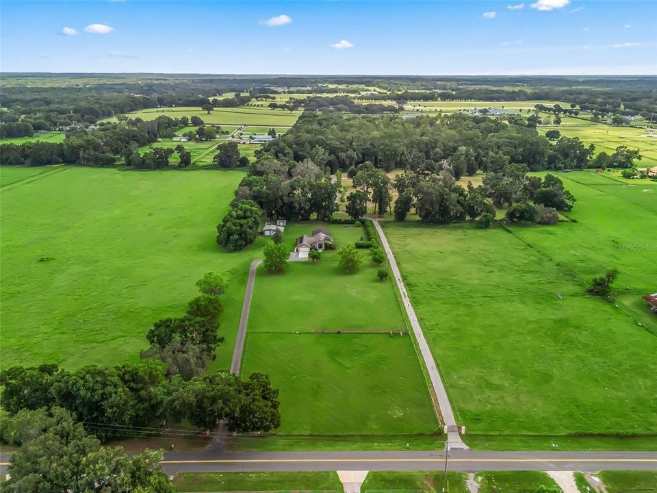 En Venta: $700,000 (3 camas, 2 baños, 1735 Pies cuadrados)