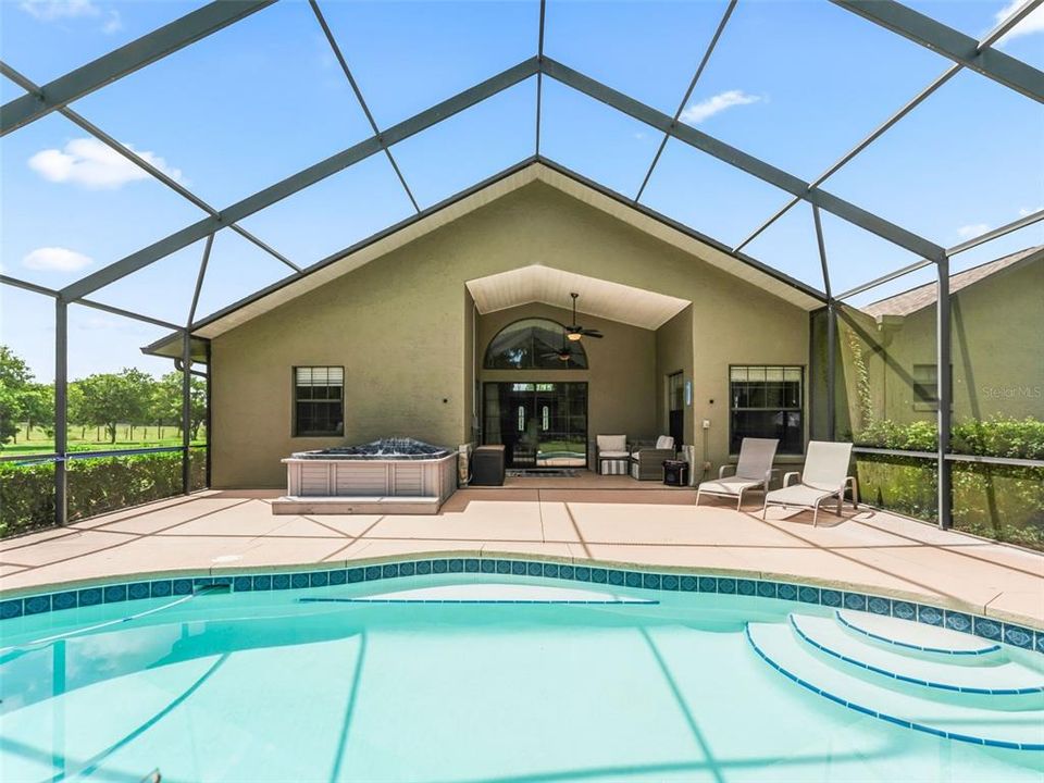 En Venta: $700,000 (3 camas, 2 baños, 1735 Pies cuadrados)