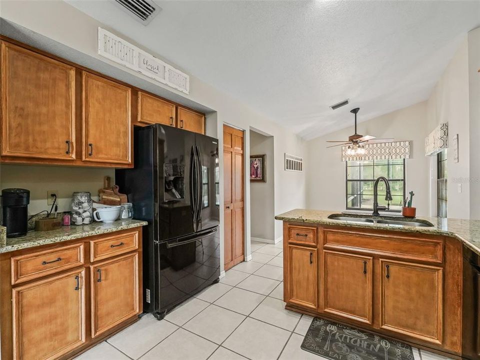 En Venta: $700,000 (3 camas, 2 baños, 1735 Pies cuadrados)