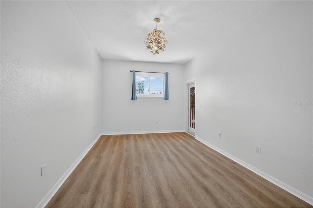 Active With Contract: $2,650 (2 beds, 2 baths, 1141 Square Feet)