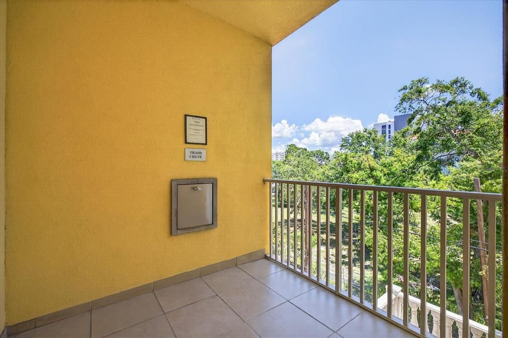 Active With Contract: $2,650 (2 beds, 2 baths, 1141 Square Feet)