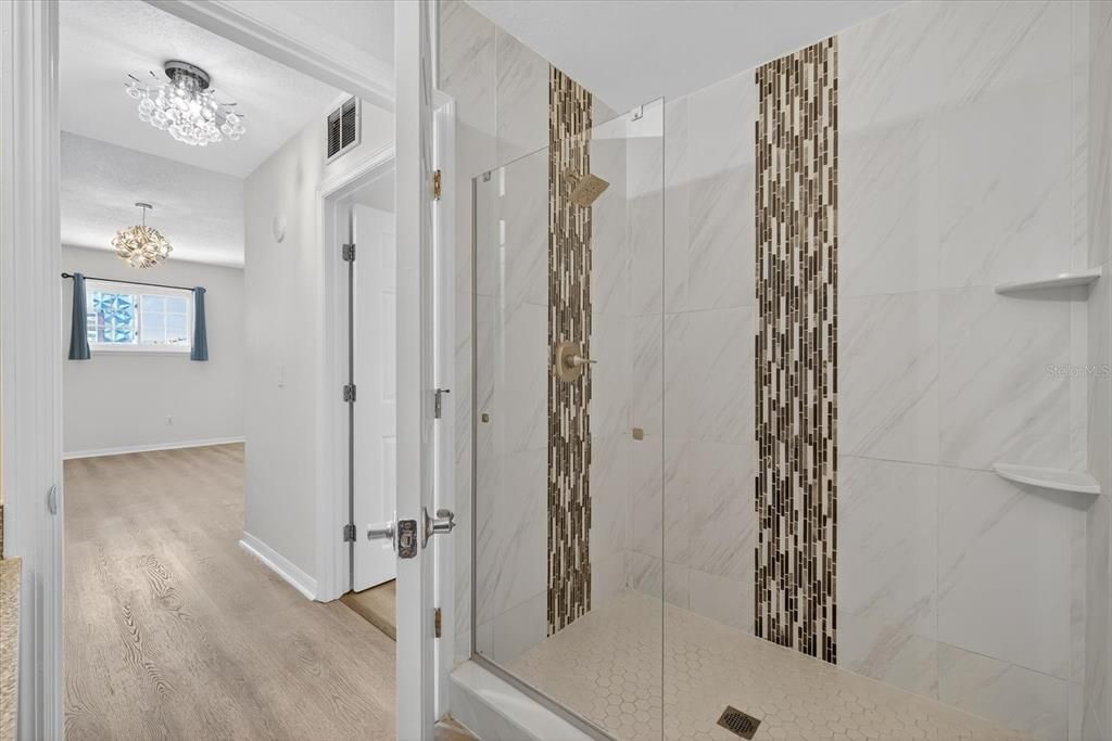 Active With Contract: $2,650 (2 beds, 2 baths, 1141 Square Feet)