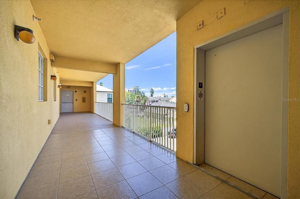 Active With Contract: $2,650 (2 beds, 2 baths, 1141 Square Feet)