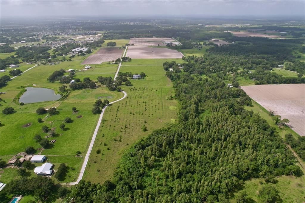 На продажу: $1,250,000 (18.81 acres)