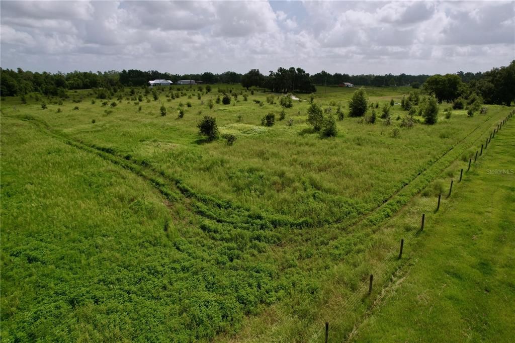 На продажу: $1,250,000 (18.81 acres)