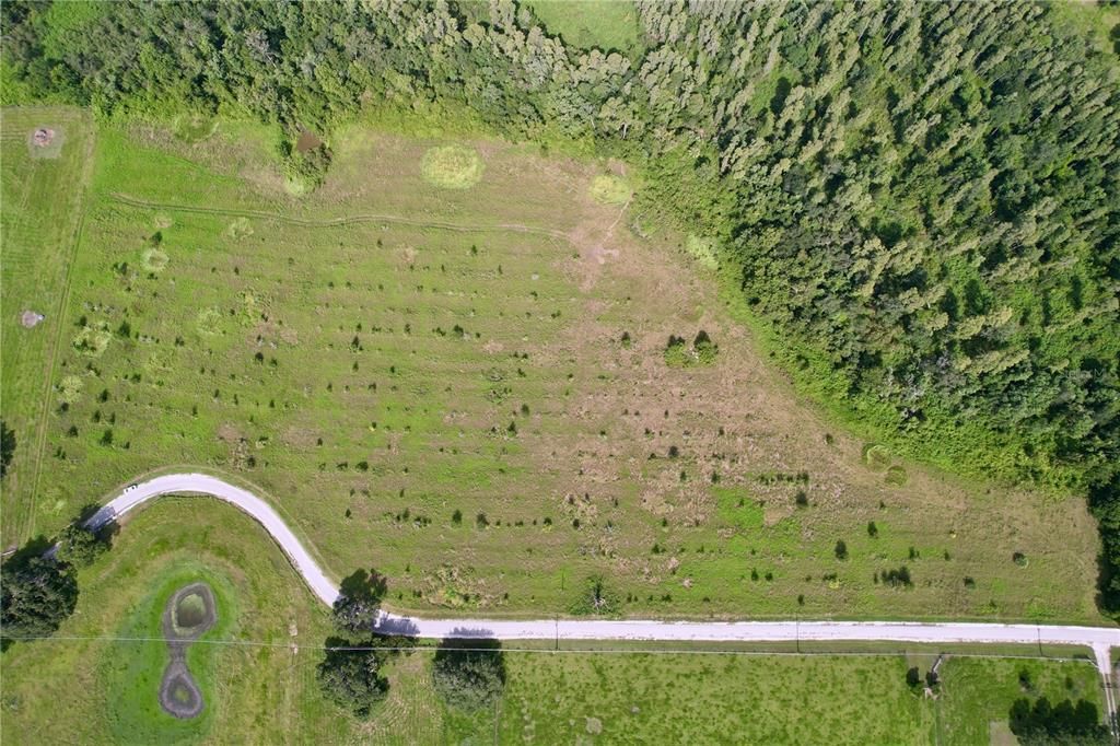 На продажу: $1,250,000 (18.81 acres)