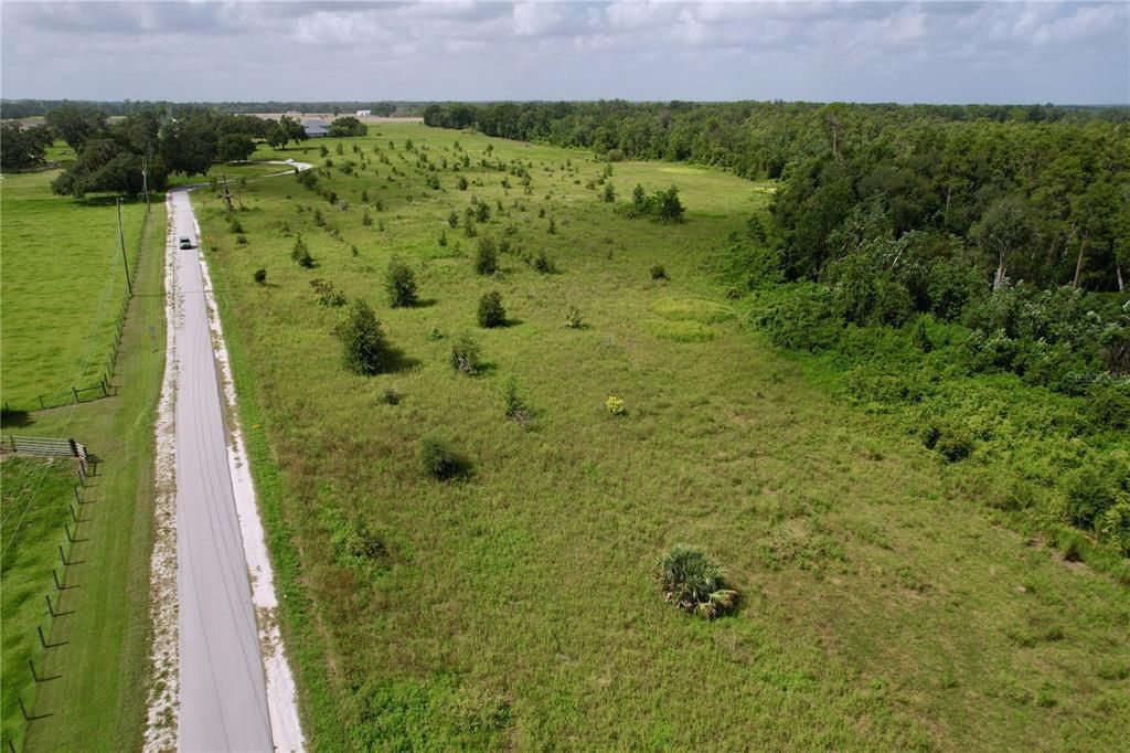 На продажу: $1,250,000 (18.81 acres)