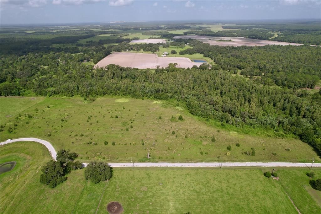 На продажу: $1,250,000 (18.81 acres)