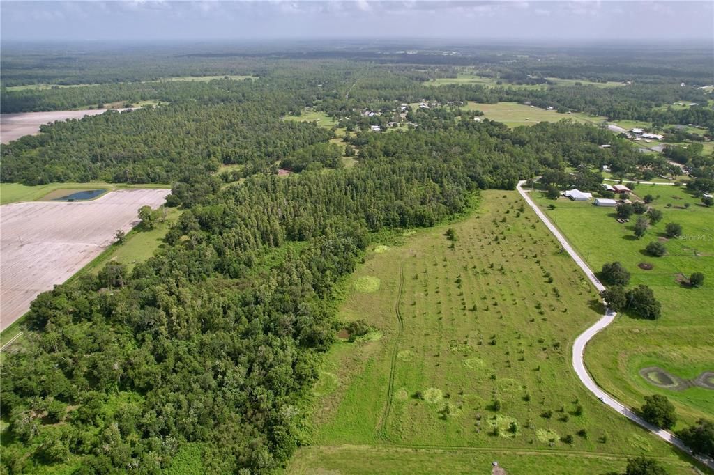 На продажу: $1,250,000 (18.81 acres)