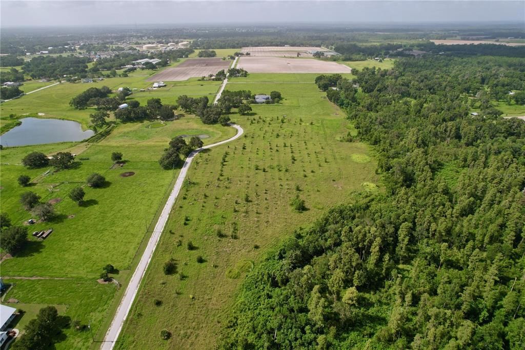 На продажу: $1,250,000 (18.81 acres)