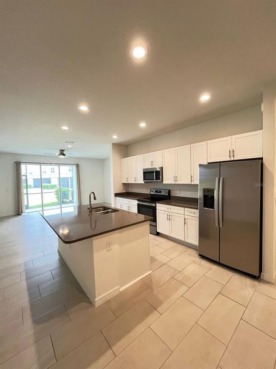 В аренду: $2,400 (3 спален, 2 ванн, 1822 Квадратных фут)