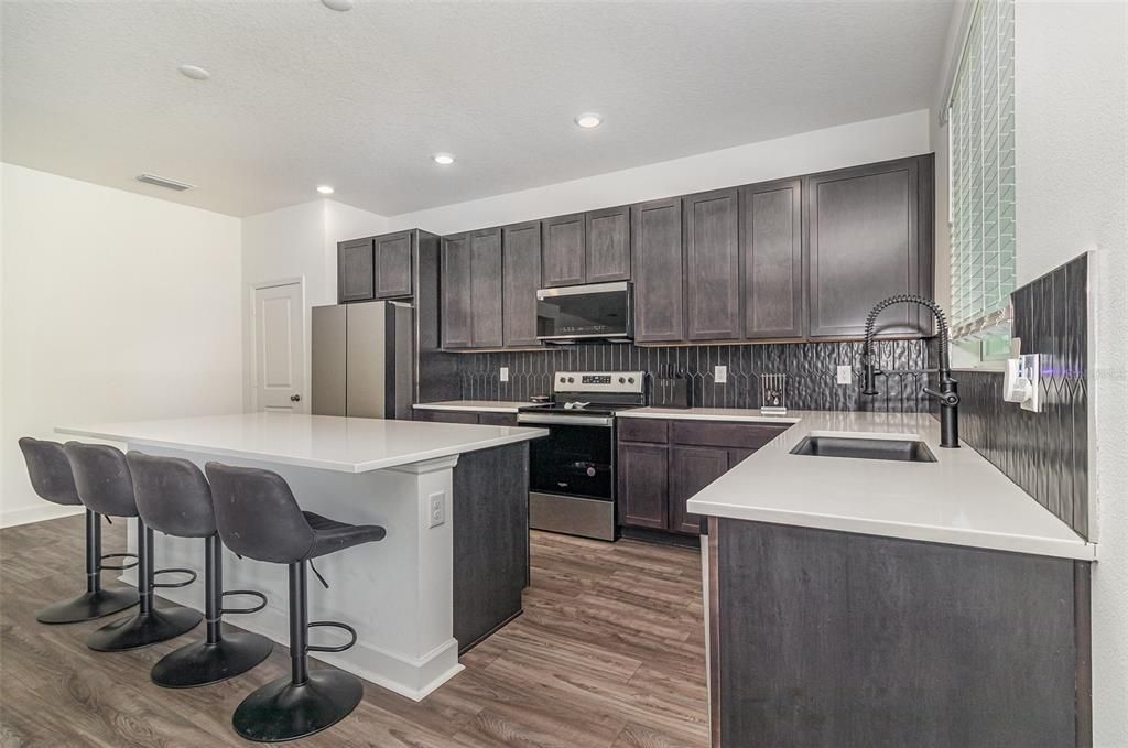 Active With Contract: $440,000 (3 beds, 2 baths, 2191 Square Feet)