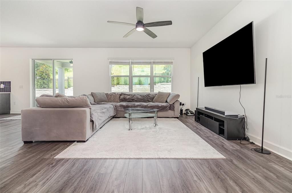 Active With Contract: $440,000 (3 beds, 2 baths, 2191 Square Feet)