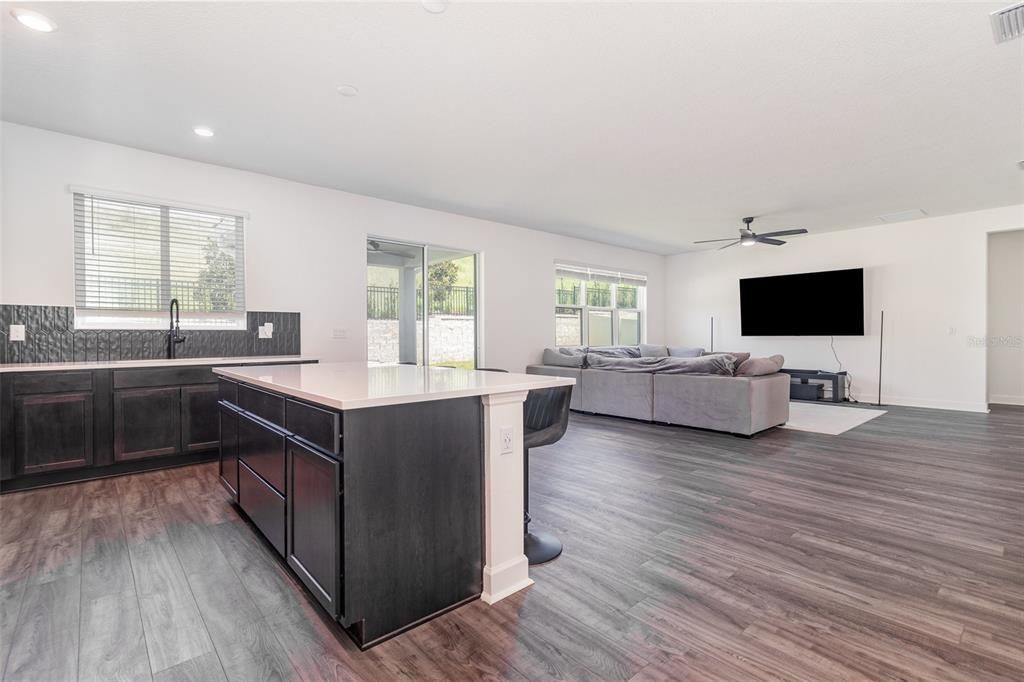 Active With Contract: $440,000 (3 beds, 2 baths, 2191 Square Feet)