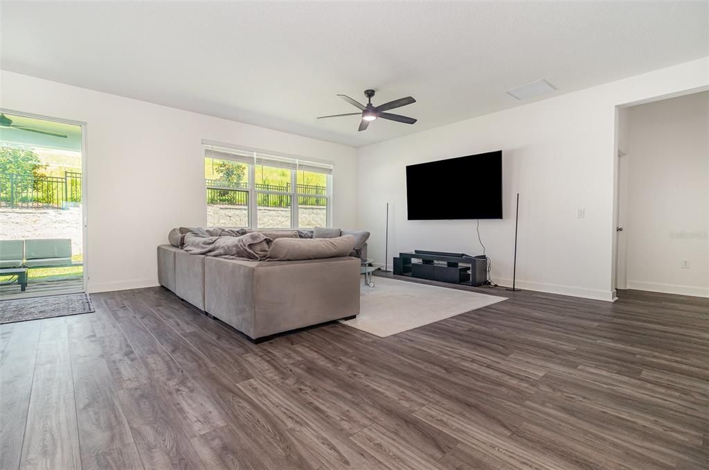 Active With Contract: $440,000 (3 beds, 2 baths, 2191 Square Feet)