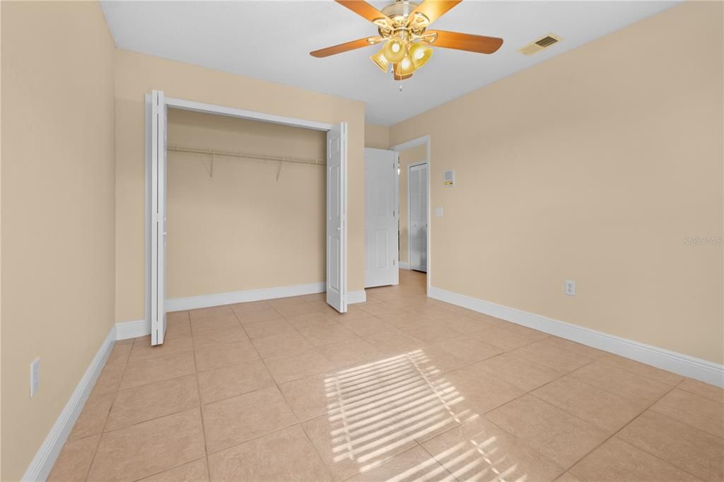 合同活跃: $328,000 (3 贝兹, 2 浴室, 1726 平方英尺)