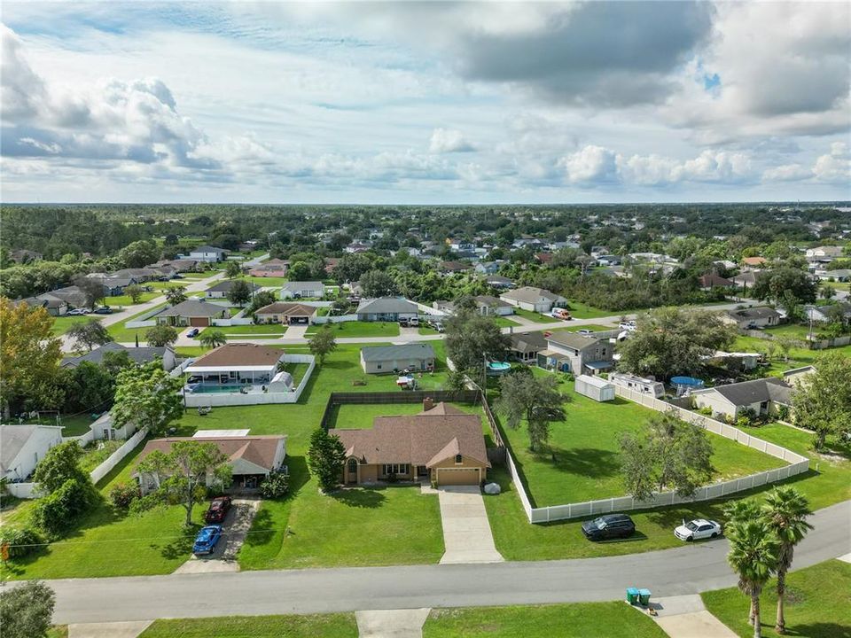 合同活跃: $328,000 (3 贝兹, 2 浴室, 1726 平方英尺)