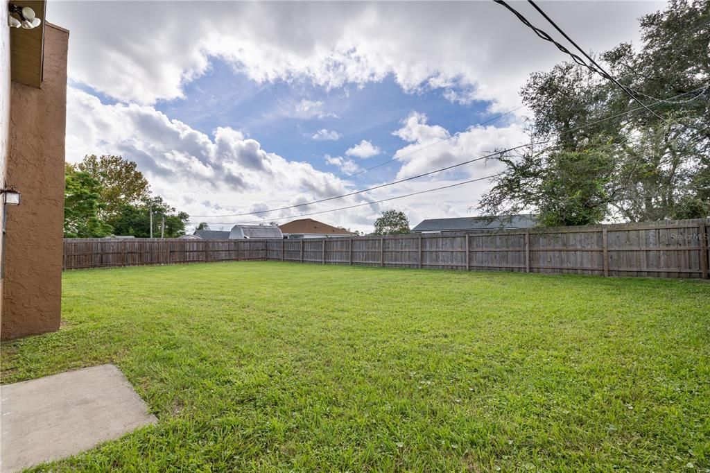 合同活跃: $328,000 (3 贝兹, 2 浴室, 1726 平方英尺)