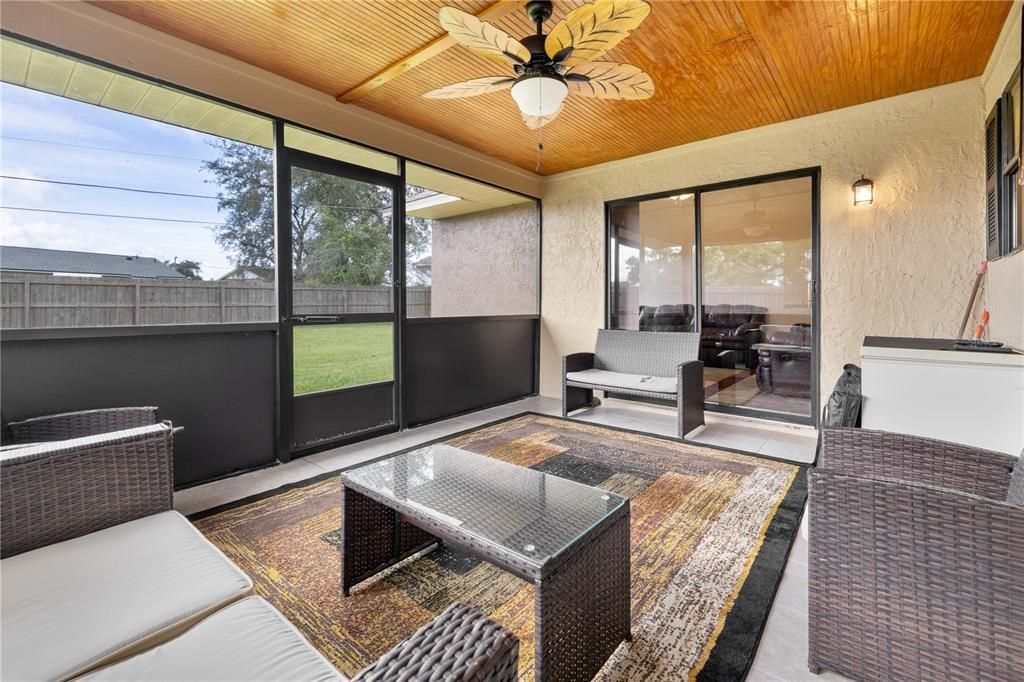 合同活跃: $328,000 (3 贝兹, 2 浴室, 1726 平方英尺)